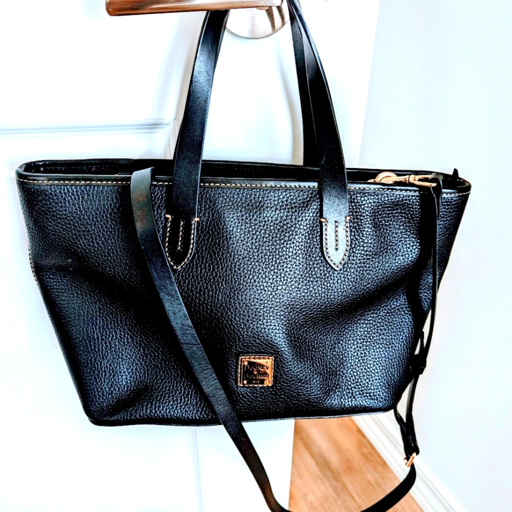 Dooney & Burke Black leather crossbody bag